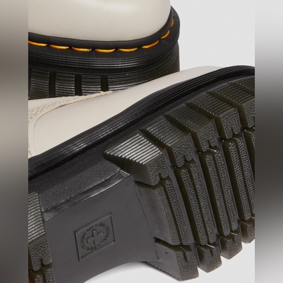 NWOT Dr Martens AUDRICK NAPPA LEATHER PLATFORM ANKLE BOOTS Size 7US. $280 - Picture 3 of 12